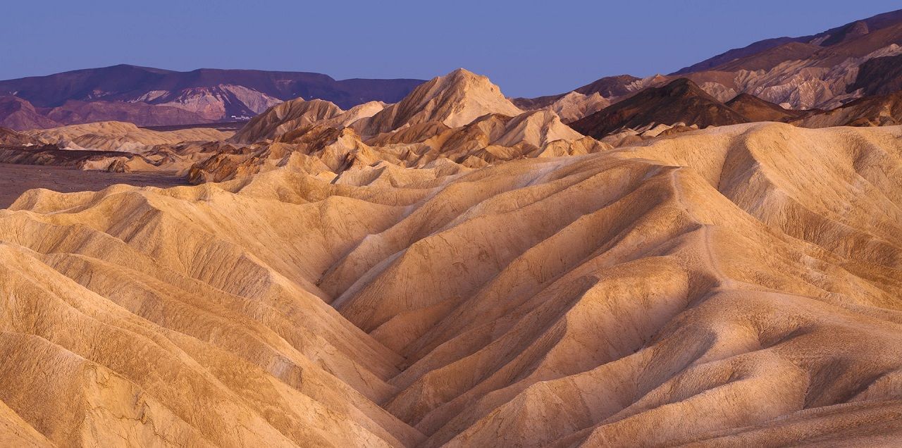 Испытайте жару Голливуда: посетите Долину Смерти, одну из самых горячих съемок фильмов в США.