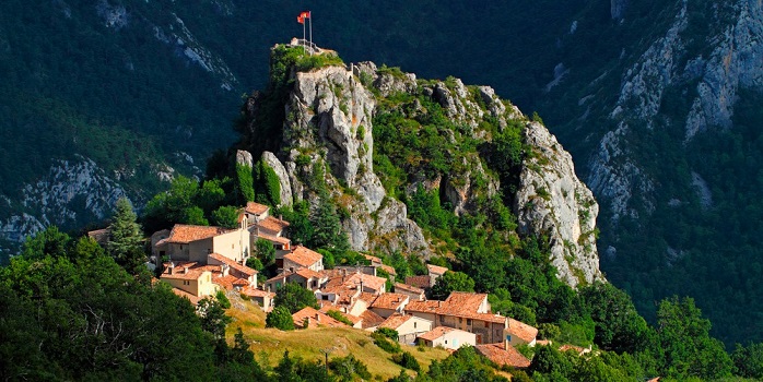 Что интересного в красивейшей горной деревне Франции?