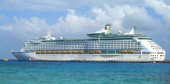 Круизный лайнер Royal Caribbean готовится возобновить работу из Пуэрто-Рико