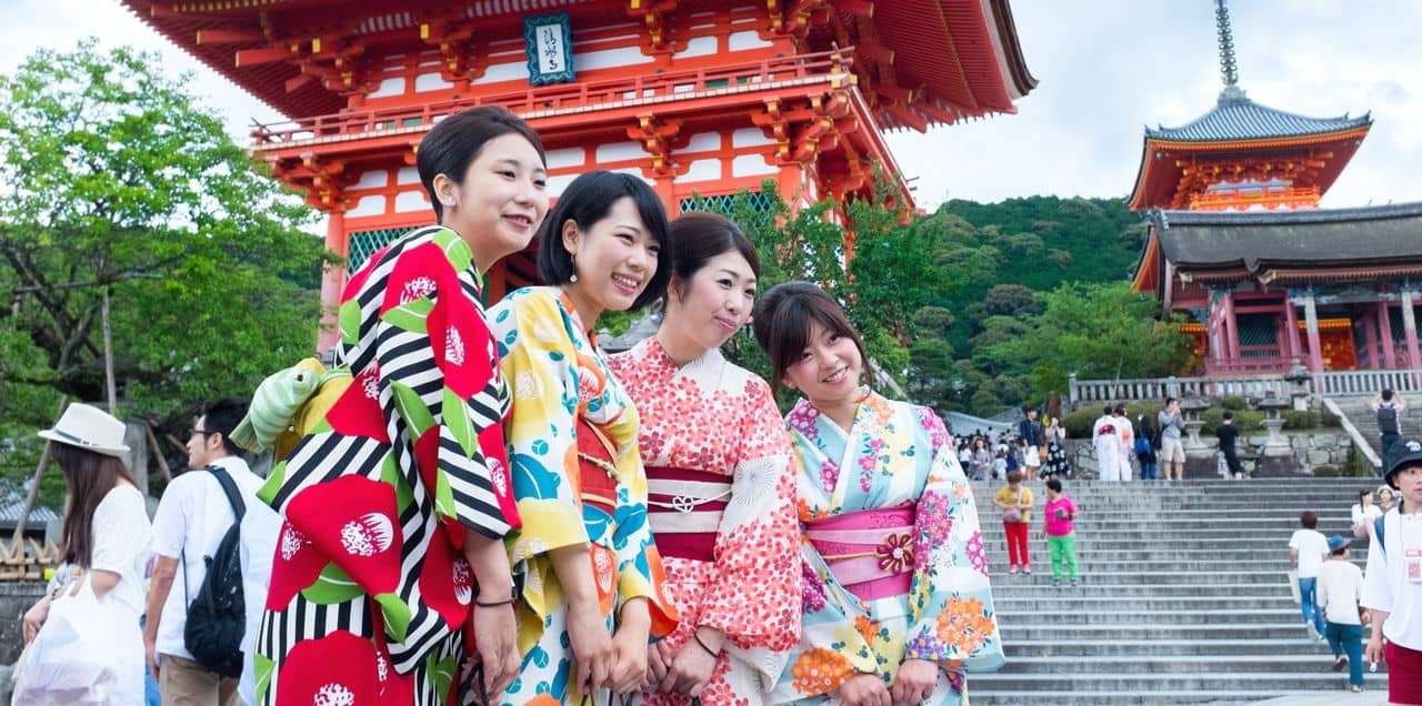 Япония снимает ограничение на количество прибывающих в день
